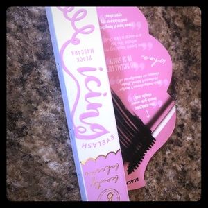 Beauty Bakerie Black Mascara